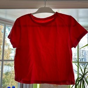 NWOT. Universal Threads crop tee. This top is amazing!